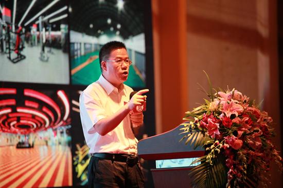 萬(wàn)通集團(tuán)董事長(zhǎng)馮侖經(jīng)濟(jì)學(xué)家馬光遠(yuǎn)報(bào)告會(huì)在沈召開(kāi)